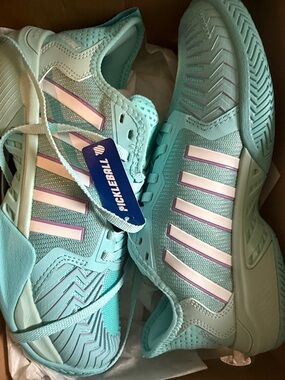 K-Swiss Women's Athletic Shoes in Mint with Pink Accents